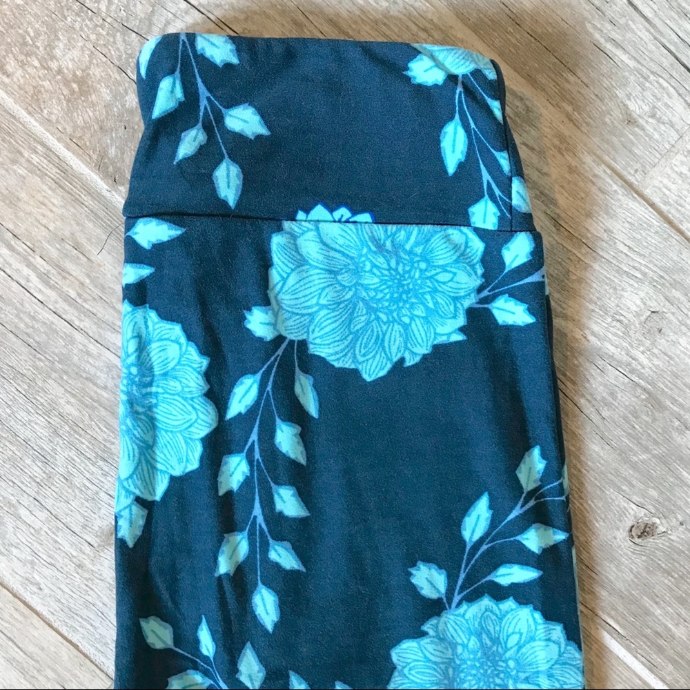 Navy and Blue Floral OS Legging